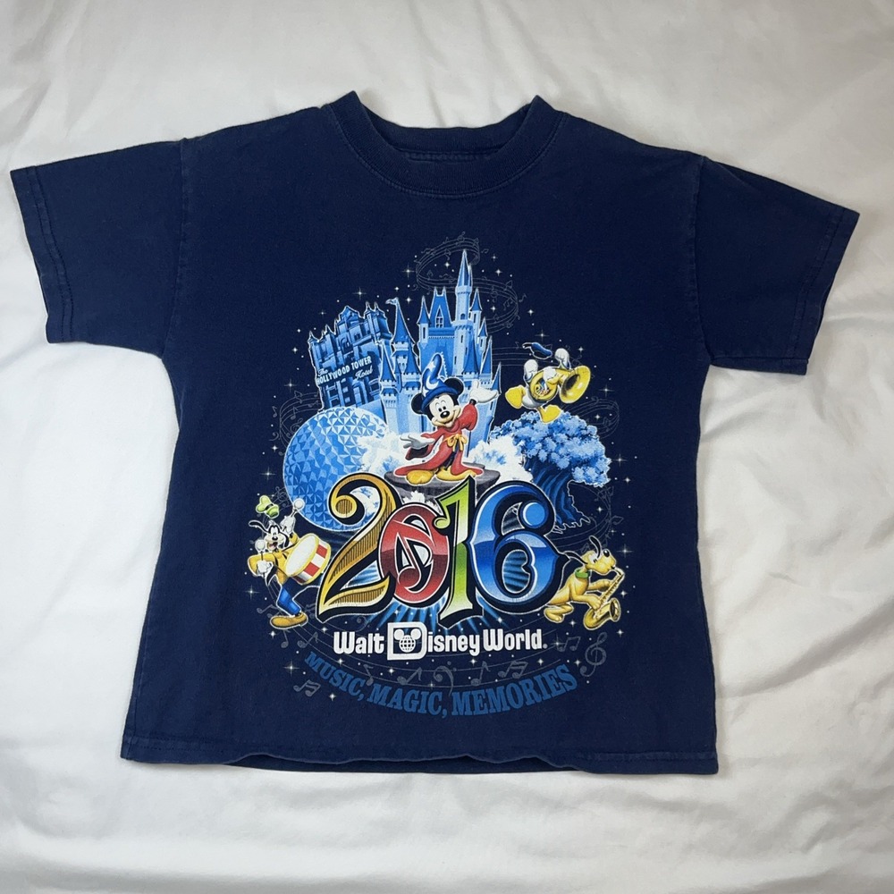 Walt Disney World T-shirt Boys Size XS Walt 2016‎ Music Magic Memories Mickey